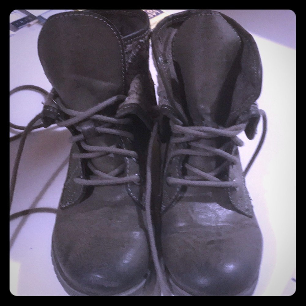 Gray combat boots for girls